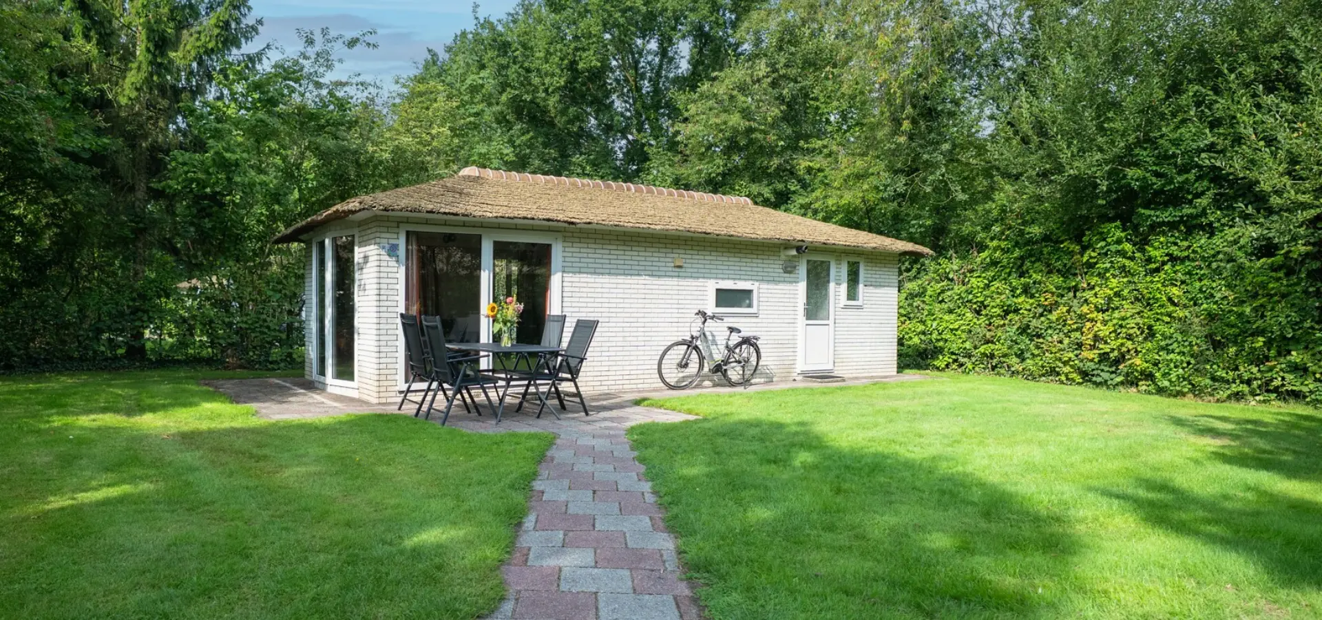 91 Met Fiets 2 kopie bij