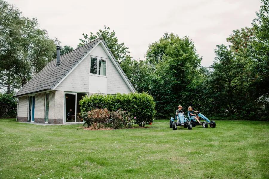 Bungalow kids skelter907 A8897