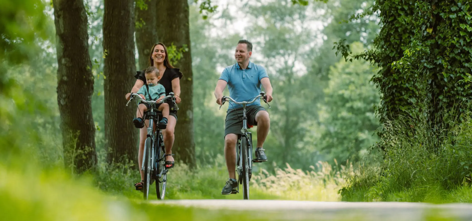 Fiets baby jong gezin 2022 DSC 2035