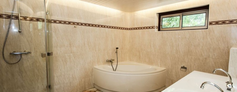 badkamer 10 persoons landhuis landgoed ruwinkel met bad
