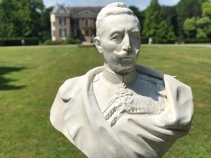 Beeld keizer Wilhelm huis doorn