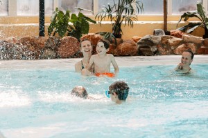 zwembad op vakantiepark landgoed ruwinkel