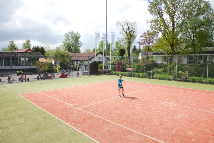 Tennisbaan op landgoed Ruwinkel