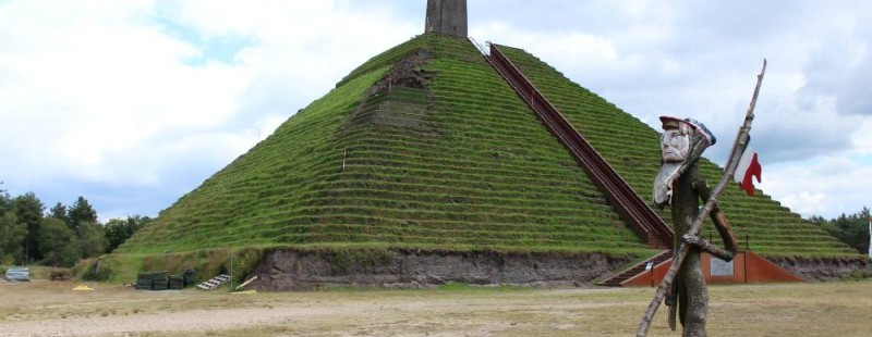pyramide van austerlitz.jpg